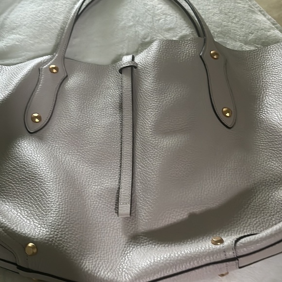 Color is a light grayish! Very neutral! - Picture 4 of 5